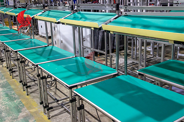 Bàn thao tác khung inox không gỉ có kệ 